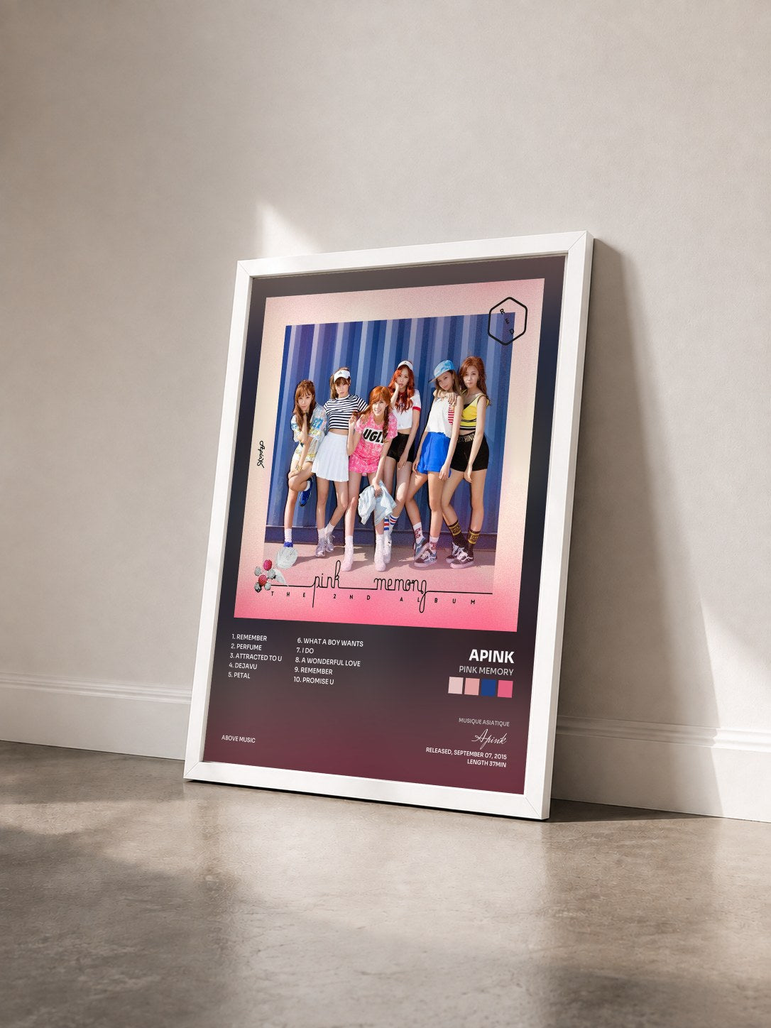 #blanc Tableau de l'album Pink MEMORY de Apink vu de trois quarts, cadre blanc