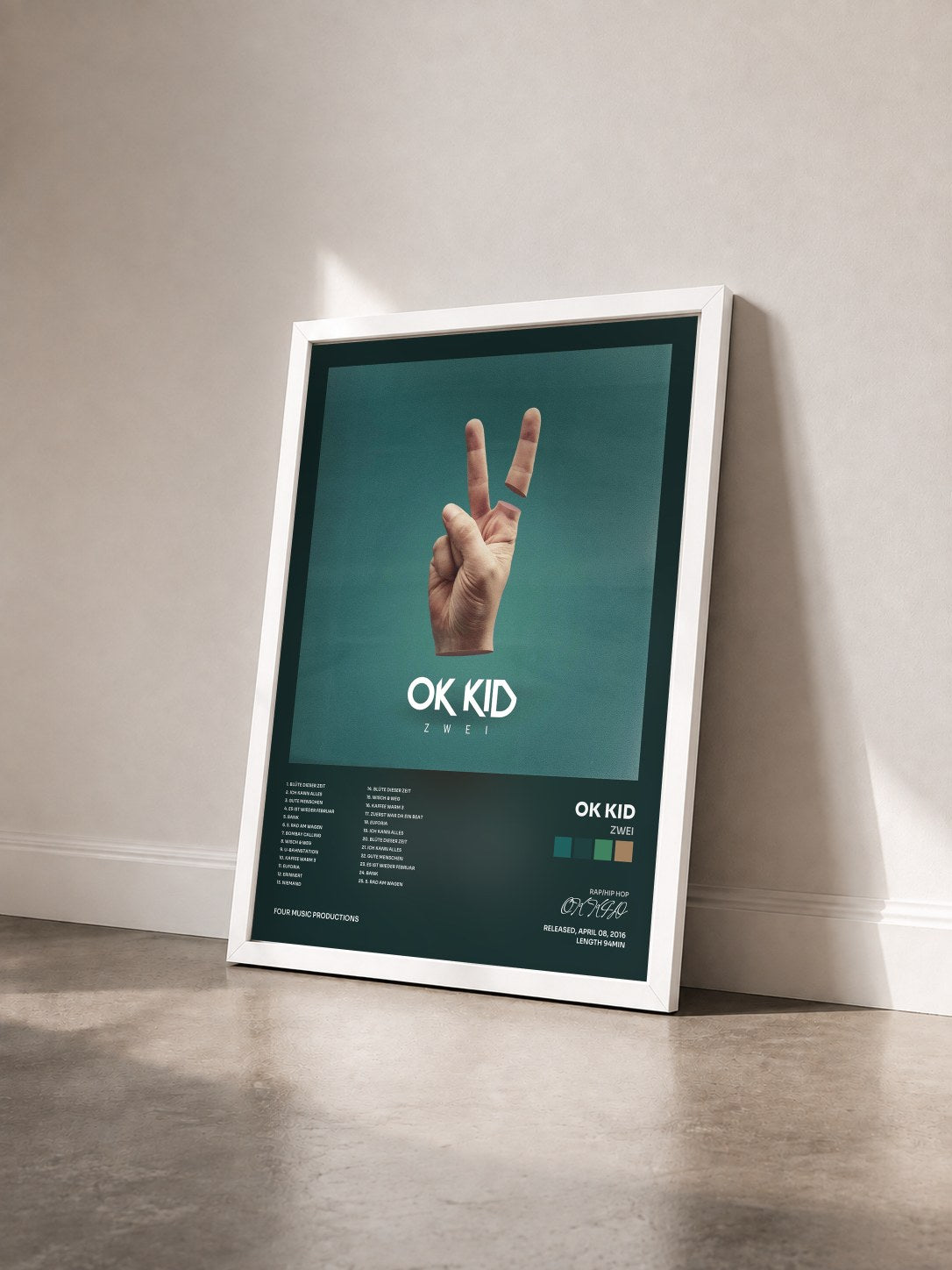 #blanc Tableau de l'album Zwei de OK KID vu de trois quarts, cadre blanc