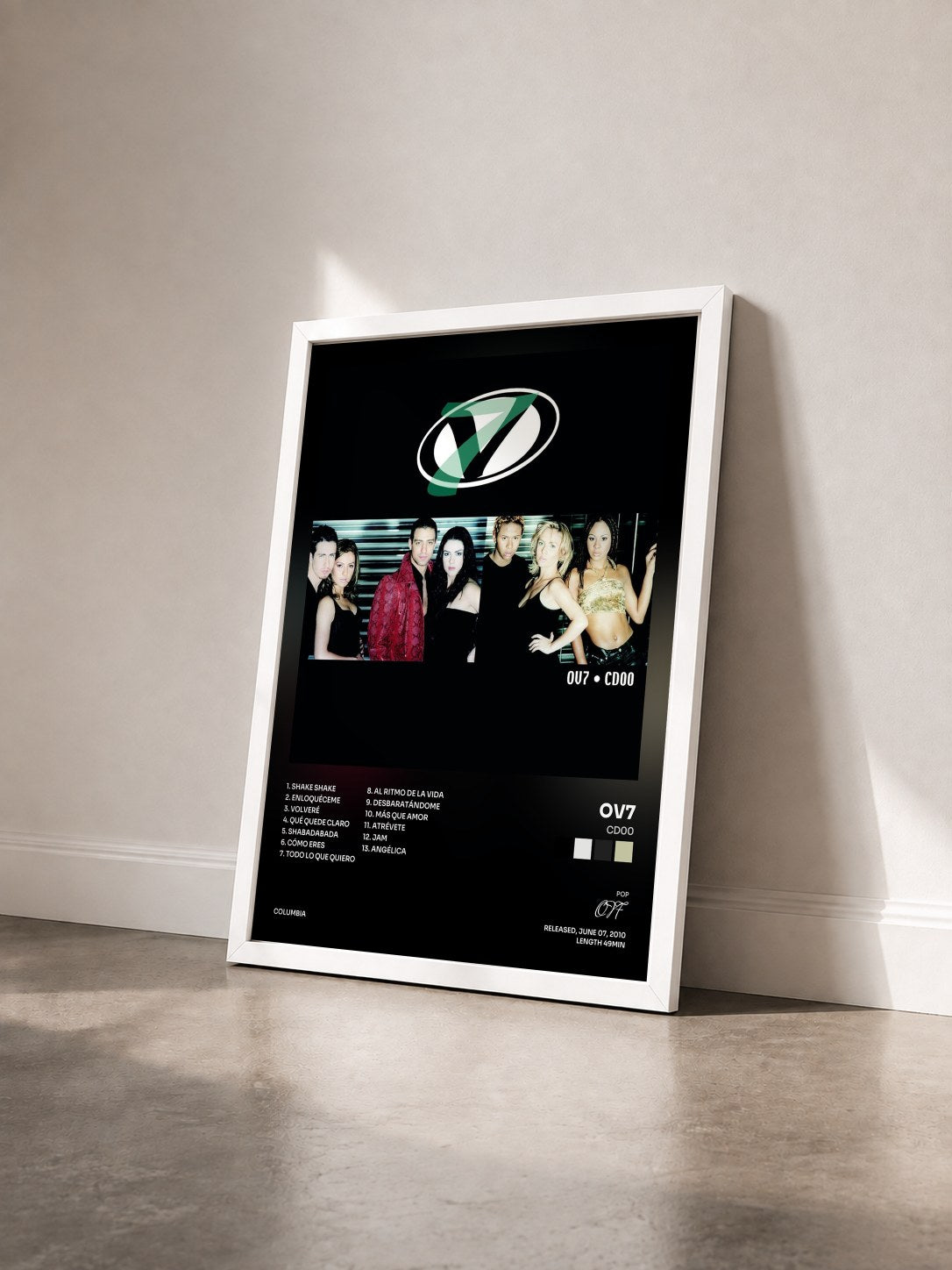#blanc Tableau de l'album CD00 de OV7 vu de trois quarts, cadre blanc