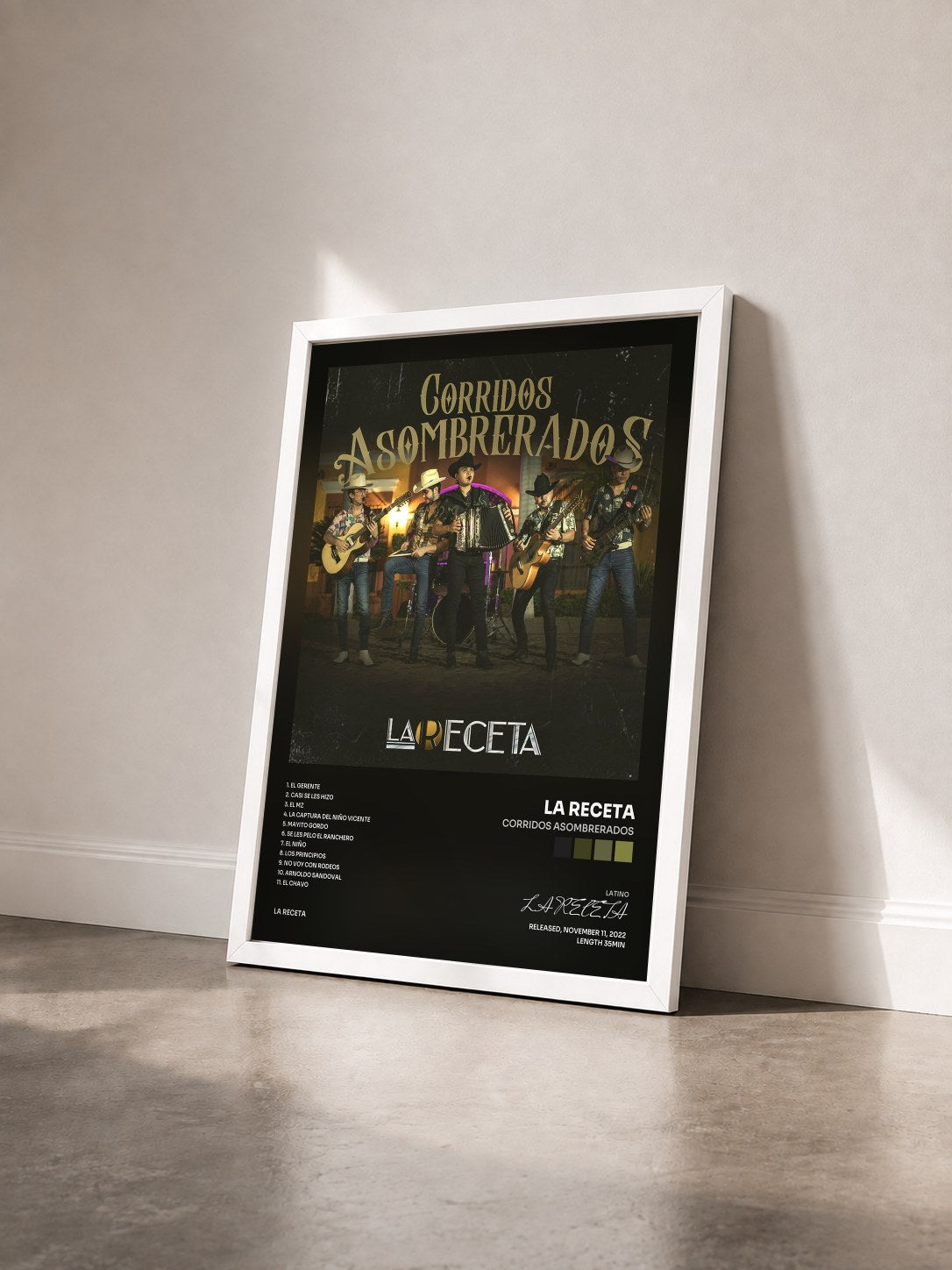 #blanc Tableau de l'album Corridos Asombrerados de LA RECETA vu de trois quarts, cadre blanc