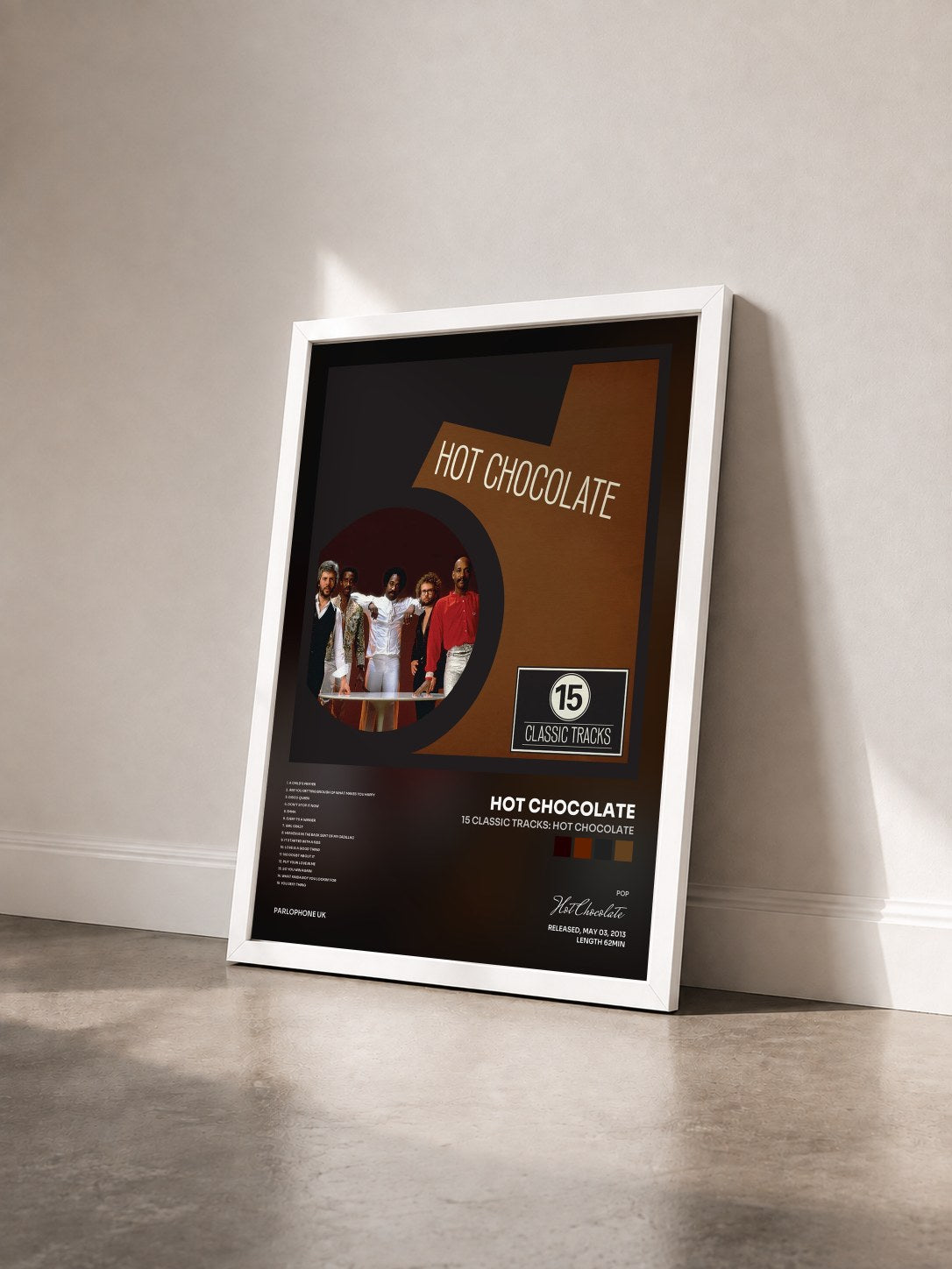 #blanc Tableau de l'album 15 Classic Tracks: Hot Chocolate de Hot Chocolate vu de trois quarts, cadre blanc