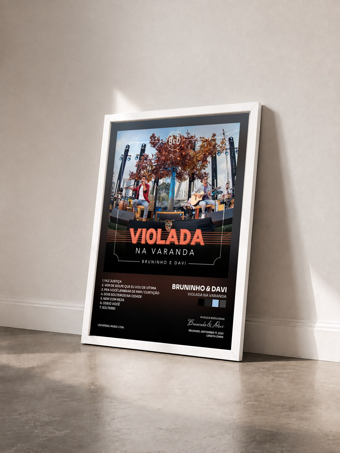 #blanc Tableau de l'album Violada Na Varanda de Bruninho & Davi vu de trois quarts, cadre blanc