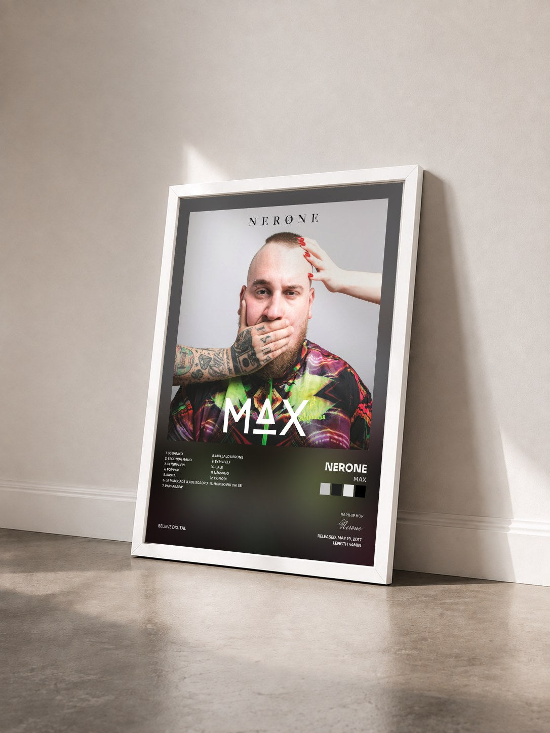 #blanc Tableau de l'album Max de Nerone vu de trois quarts, cadre blanc
