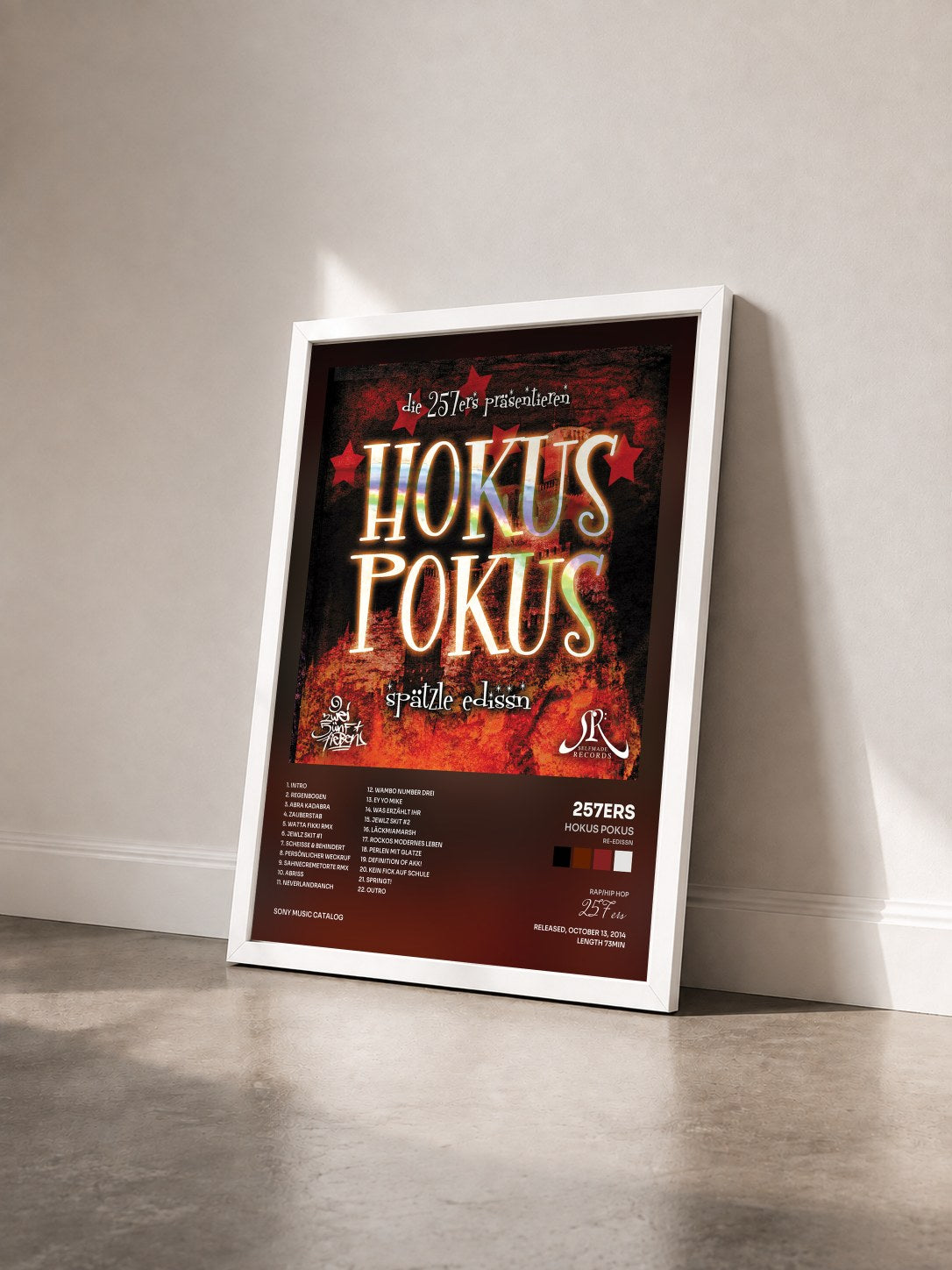 #blanc Tableau de l'album Hokus Pokus (Re-Edissn) de 257ers vu de trois quarts, cadre blanc