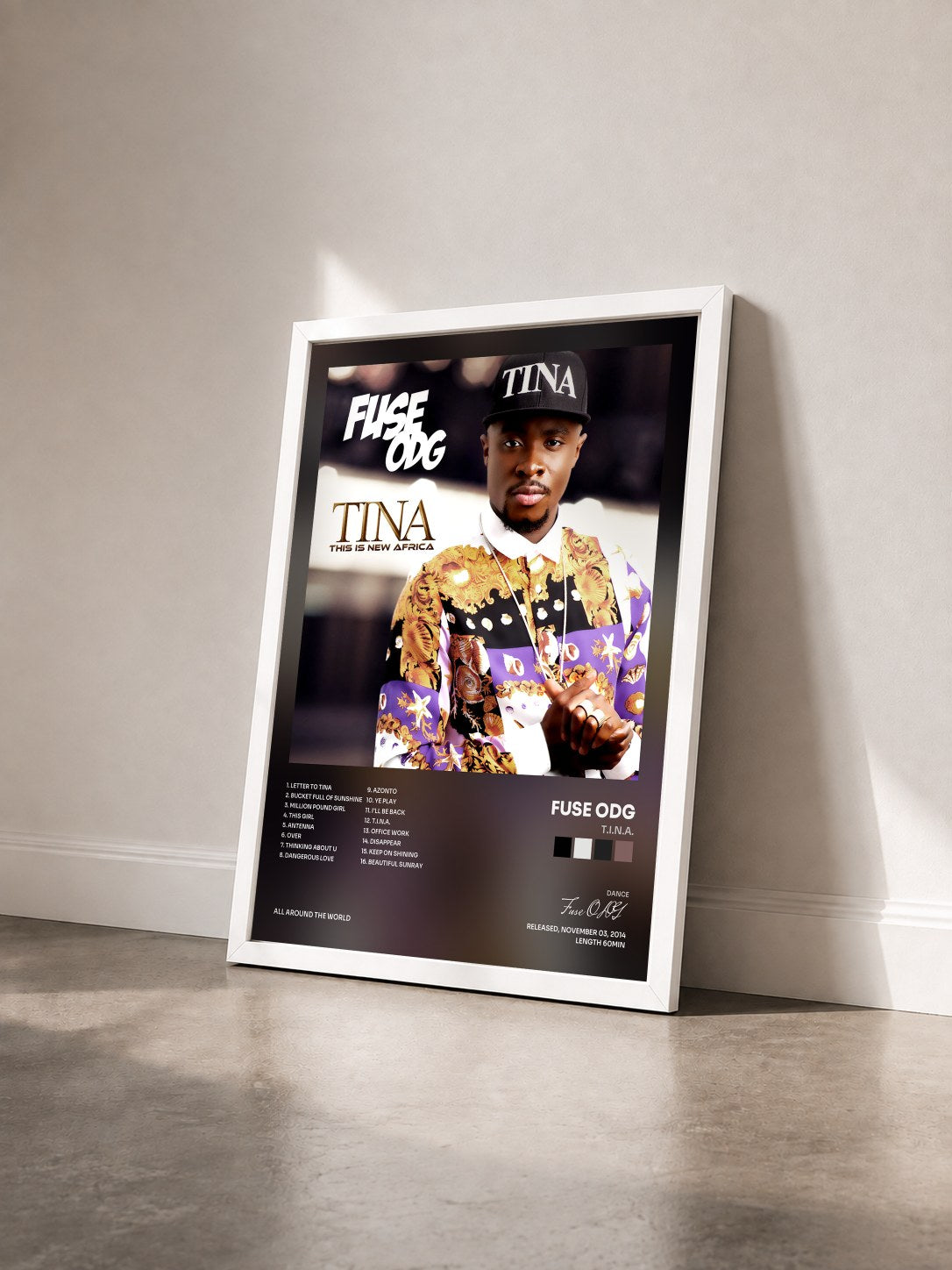 #blanc Tableau de l'album T.I.N.A. de Fuse ODG vu de trois quarts, cadre blanc