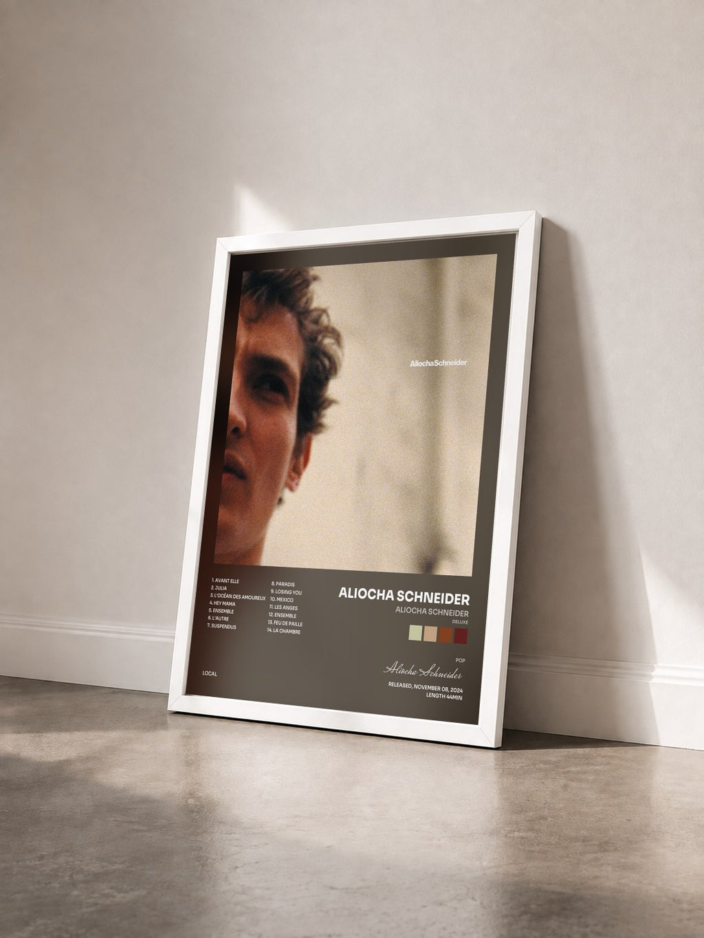 #blanc Tableau de l'album Aliocha Schneider (Deluxe) de Aliocha Schneider vu de trois quarts, cadre blanc