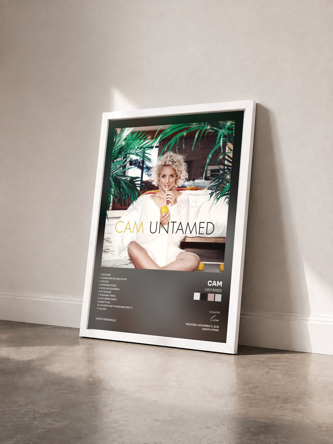 #blanc Tableau de l'album Untamed de Cam vu de trois quarts, cadre blanc