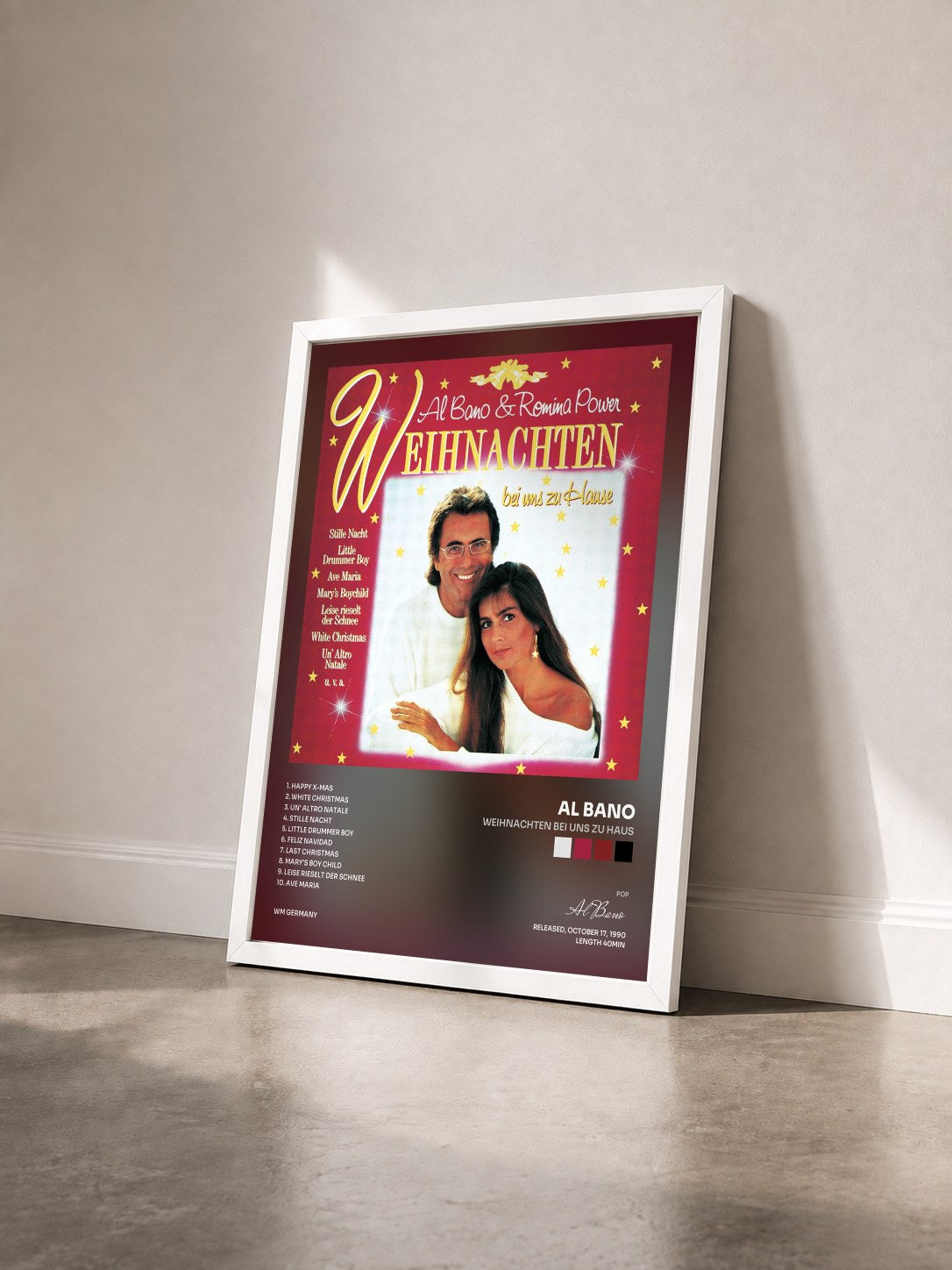 #blanc Tableau de l'album Weihnachten Bei Uns Zu Haus de Al Bano vu de trois quarts, cadre blanc