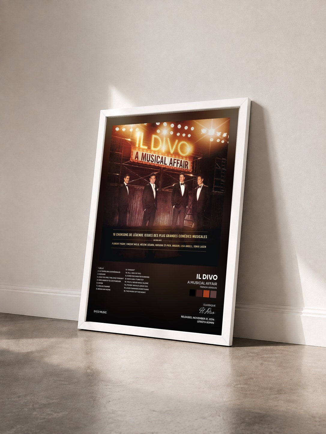 #blanc Tableau de l'album A Musical Affair (French Version) de Il Divo vu de trois quarts, cadre blanc