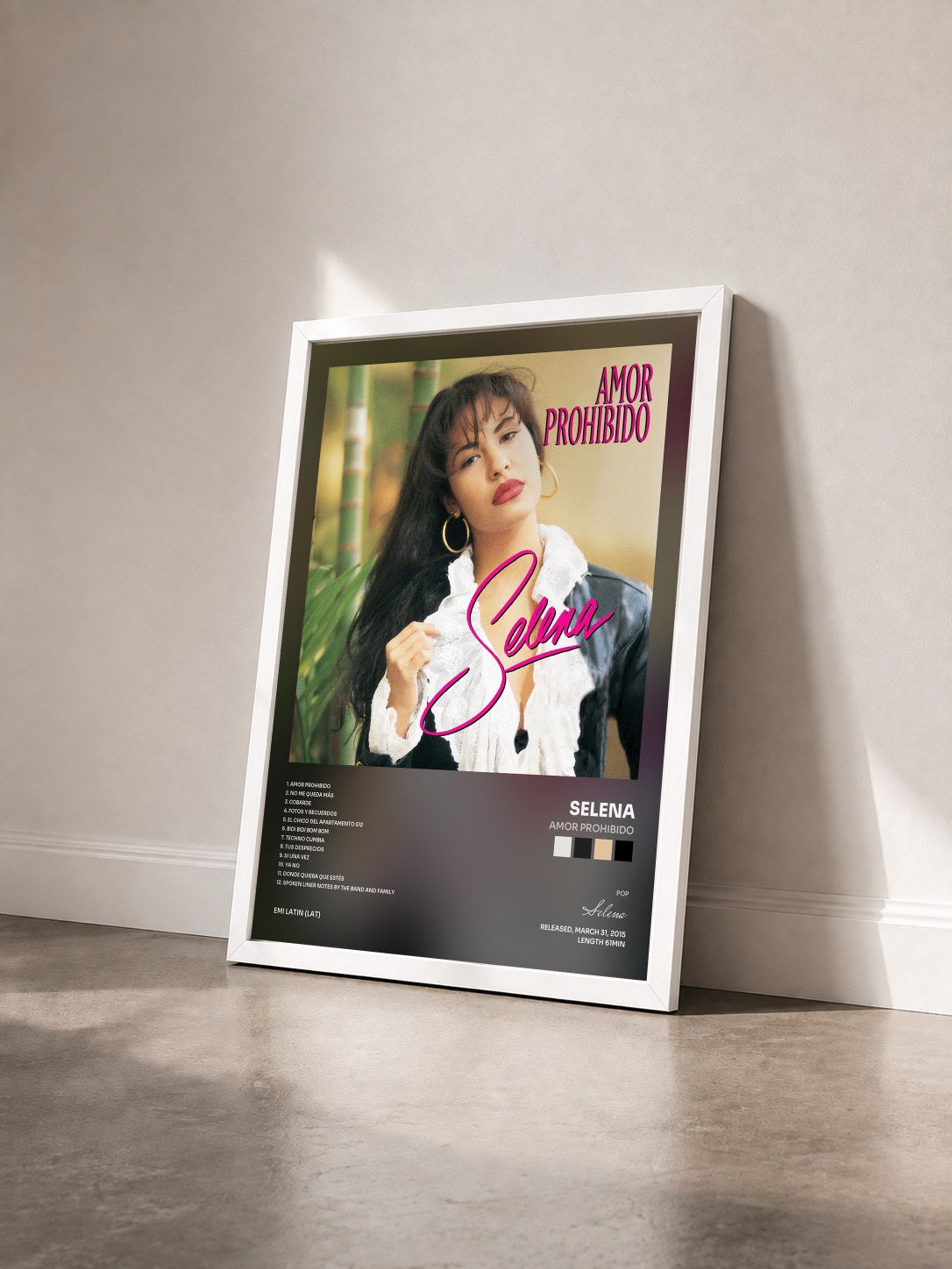 #blanc Tableau de l'album Amor Prohibido de Selena vu de trois quarts, cadre blanc