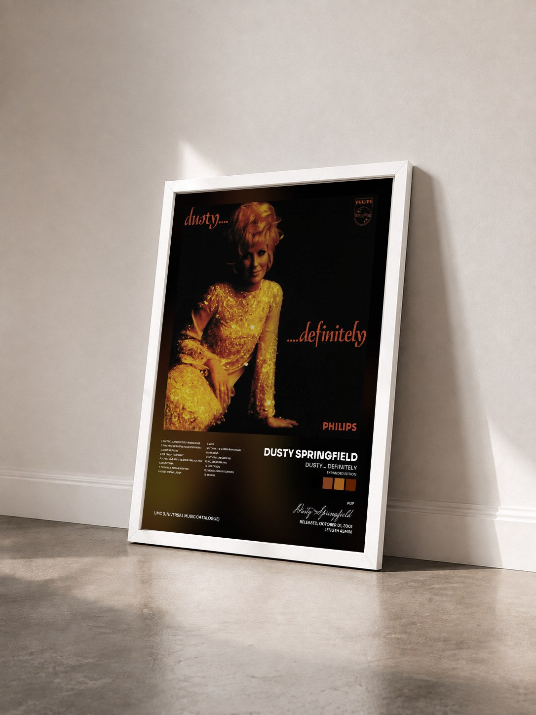 #blanc Tableau de l'album Dusty... Definitely (Expanded Edtion) de Dusty Springfield vu de trois quarts, cadre blanc