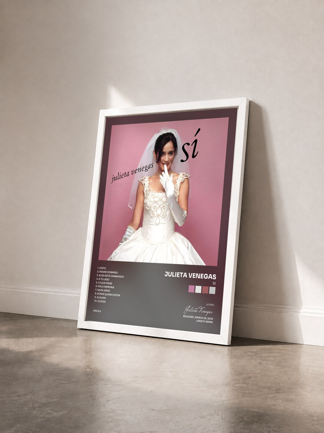 #blanc Tableau de l'album Si de Julieta Venegas vu de trois quarts, cadre blanc