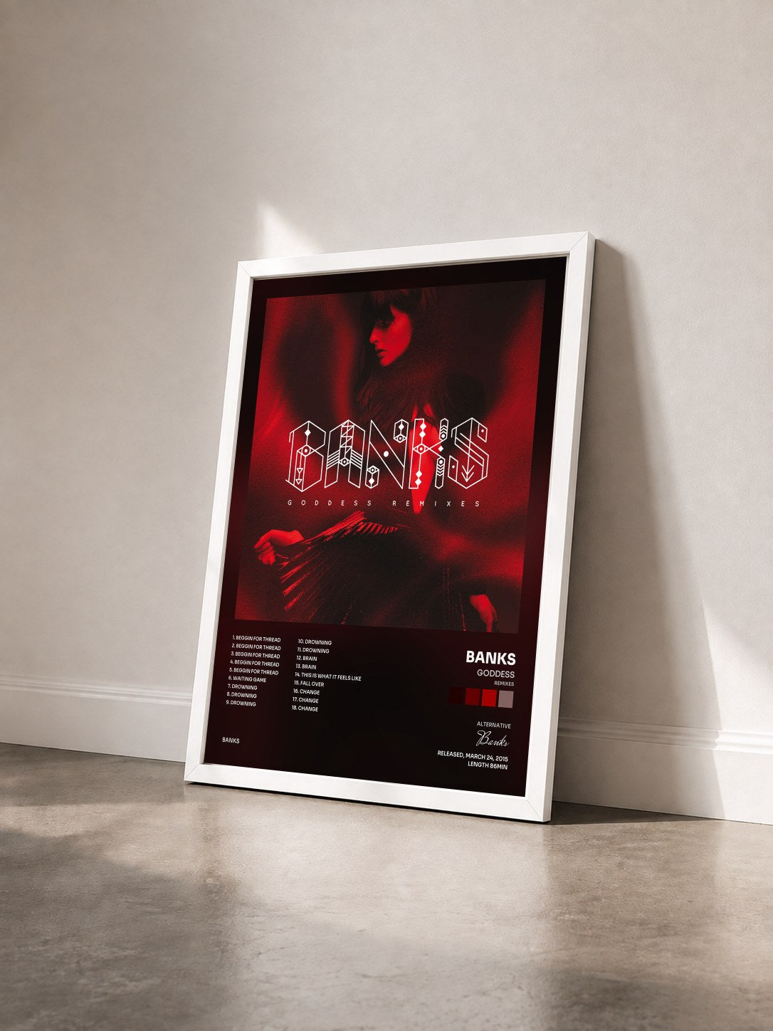 #blanc Tableau de l'album Goddess (Remixes) de Banks vu de trois quarts, cadre blanc