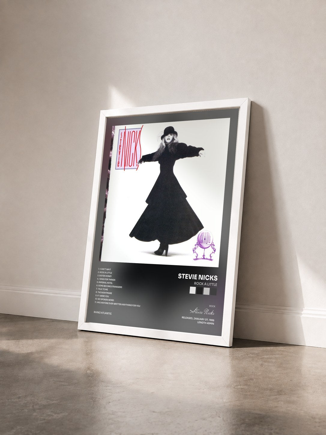 #blanc Tableau de l'album Rock a Little de Stevie Nicks vu de trois quarts, cadre blanc