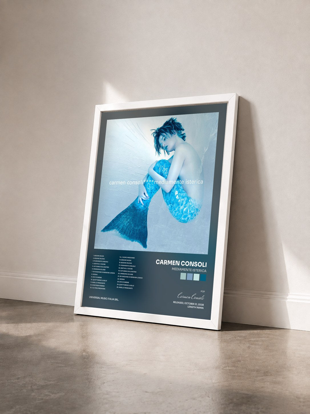 #blanc Tableau de l'album Mediamente Isterica de Carmen Consoli vu de trois quarts, cadre blanc