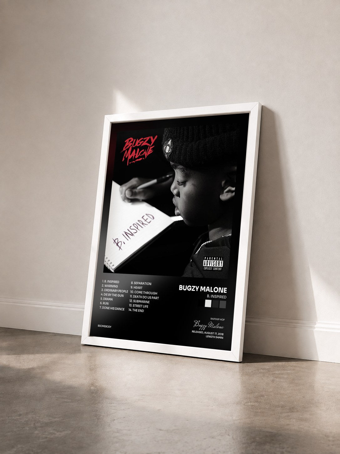 #blanc Tableau de l'album B. Inspired de Bugzy Malone vu de trois quarts, cadre blanc