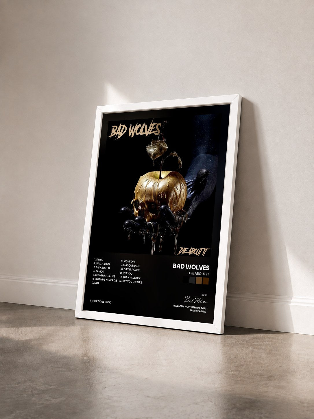 #blanc Tableau de l'album Die About It de Bad Wolves vu de trois quarts, cadre blanc