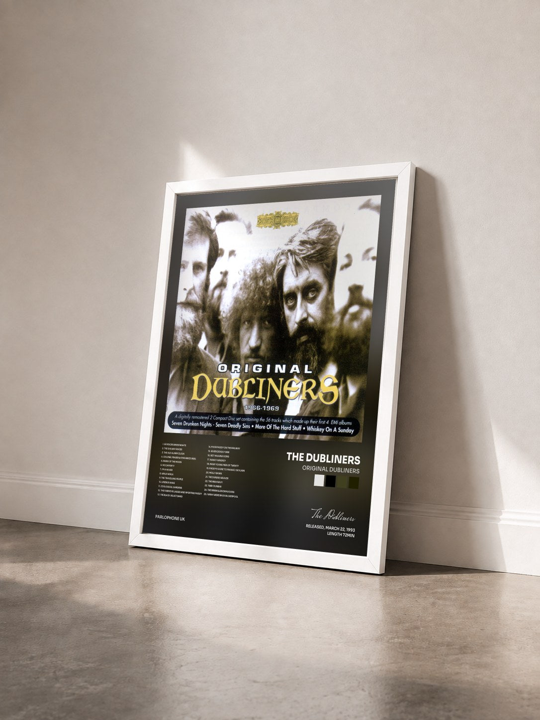 #blanc Tableau de l'album Original Dubliners de The Dubliners vu de trois quarts, cadre blanc