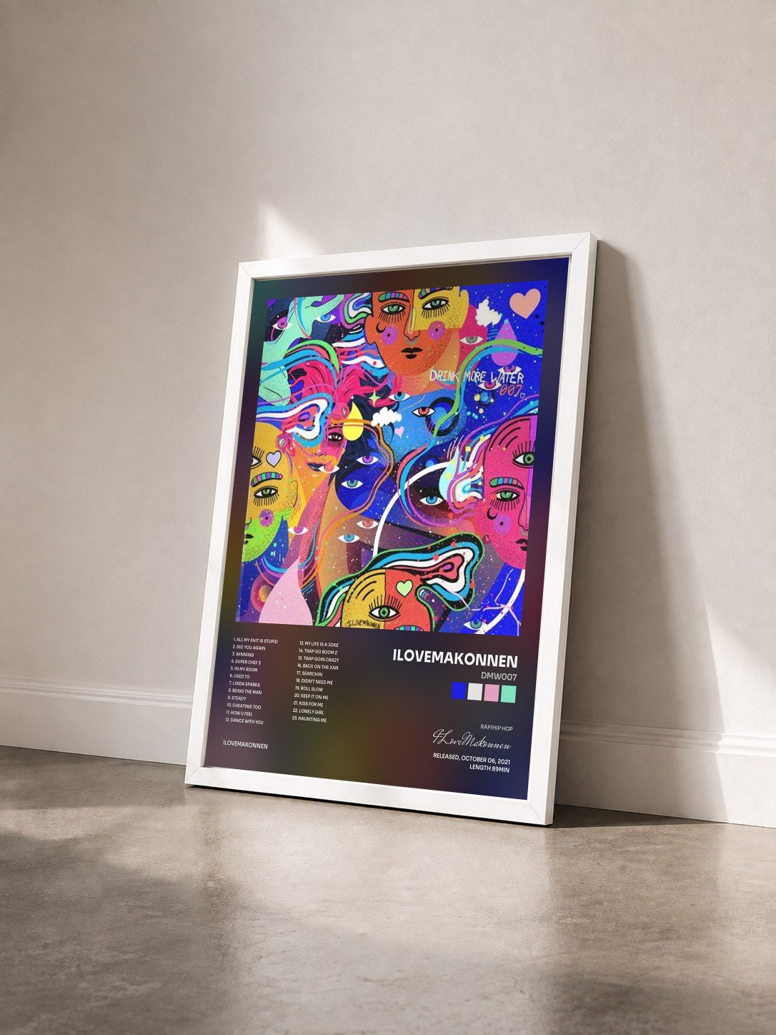 #blanc Tableau de l'album DMW007 de ILoveMakonnen vu de trois quarts, cadre blanc