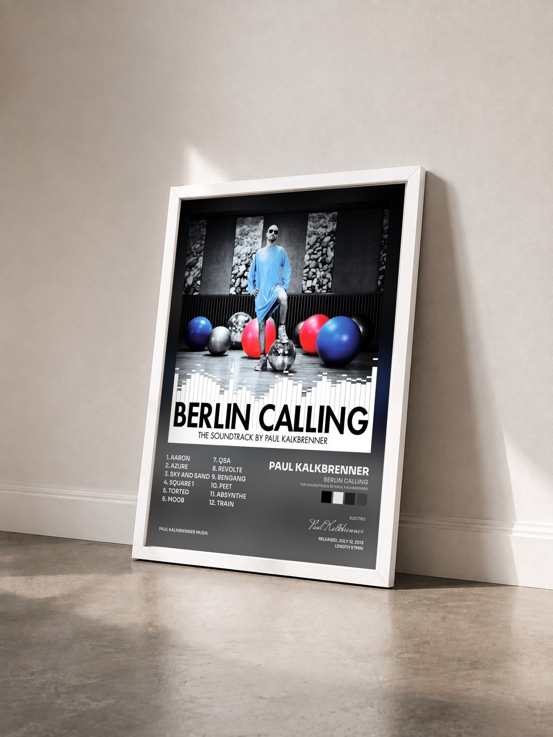 #blanc Tableau de l'album Berlin Calling (The Soundtrack by Paul Kalkbrenner) de Paul Kalkbrenner vu de trois quarts, cadre blanc