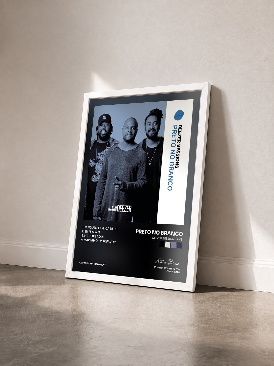 #blanc Tableau de l'album Deezer Sessions PNB de Preto no Branco vu de trois quarts, cadre blanc