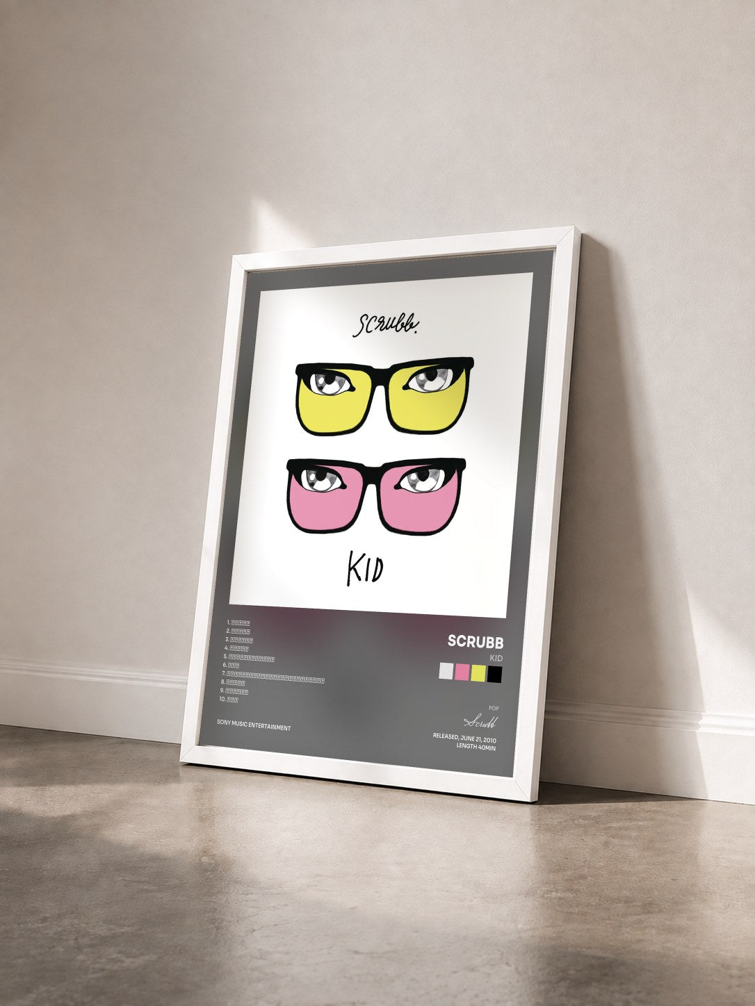 #blanc Tableau de l'album KID de Scrubb vu de trois quarts, cadre blanc