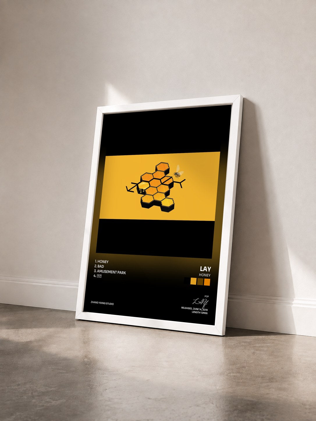 #blanc Tableau de l'album Honey de LAY vu de trois quarts, cadre blanc