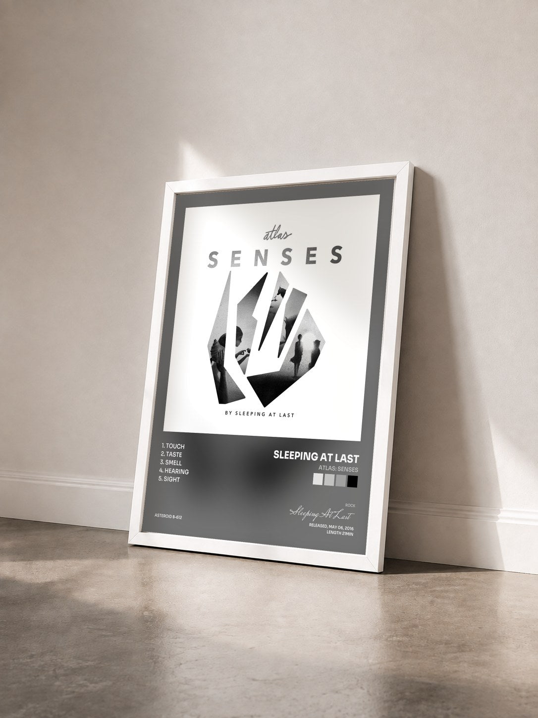 #blanc Tableau de l'album Atlas: Senses de Sleeping At Last vu de trois quarts, cadre blanc