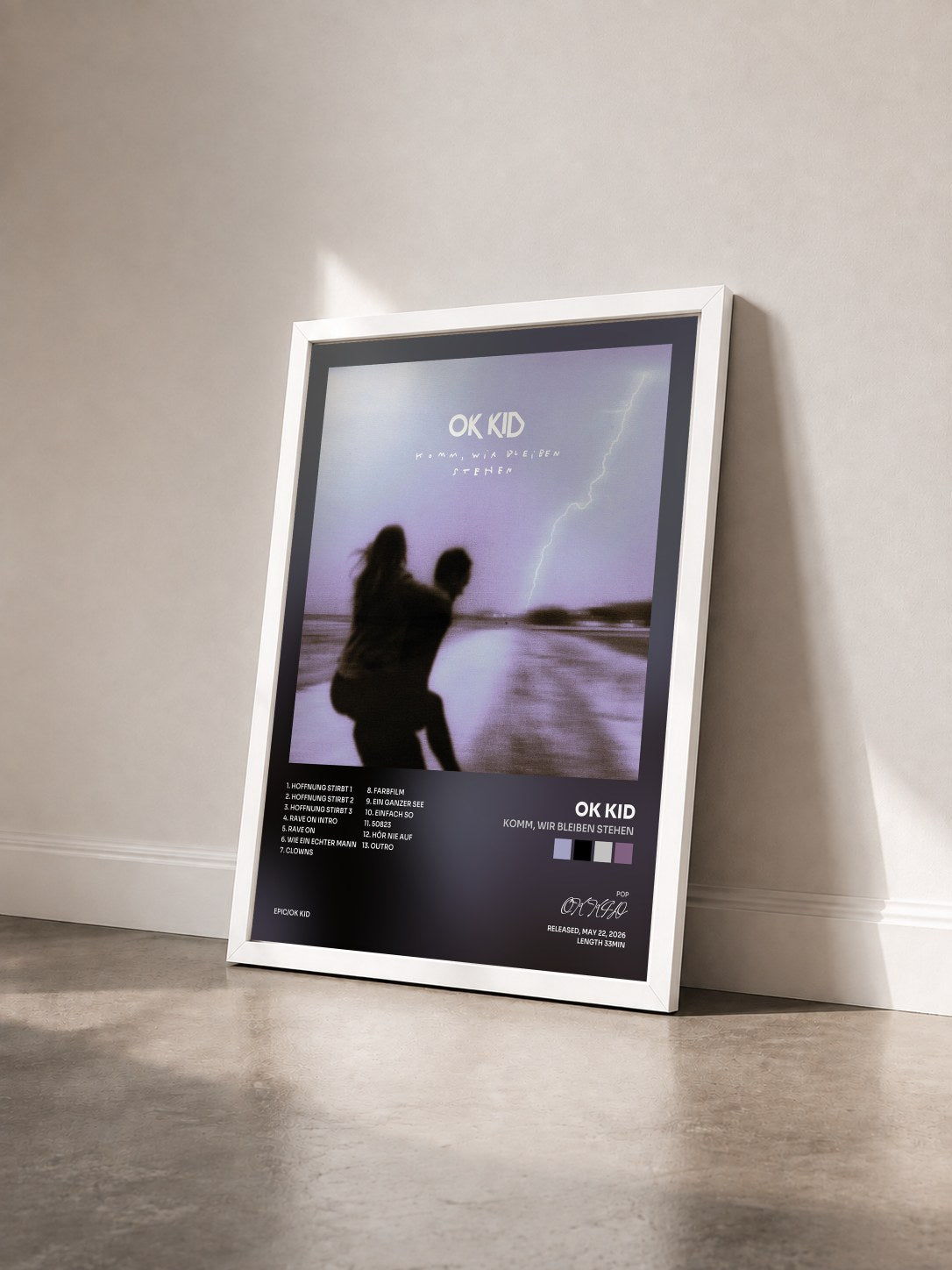 #blanc Tableau de l'album Komm, wir bleiben stehen de OK KID vu de trois quarts, cadre blanc