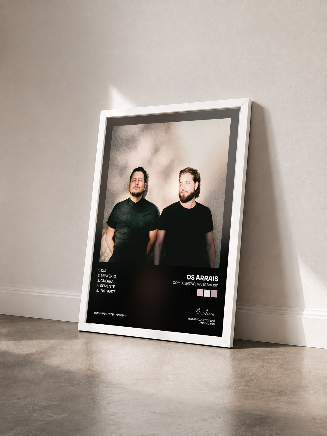 #blanc Tableau de l'album como, então, viveremos? de Os Arrais vu de trois quarts, cadre blanc