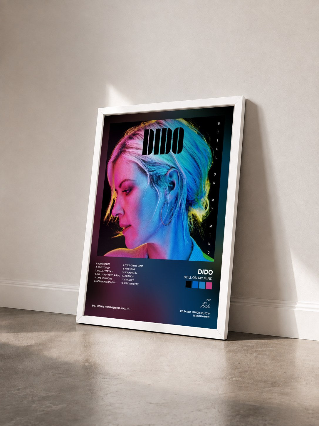 #blanc Tableau de l'album Still on My Mind de Dido vu de trois quarts, cadre blanc