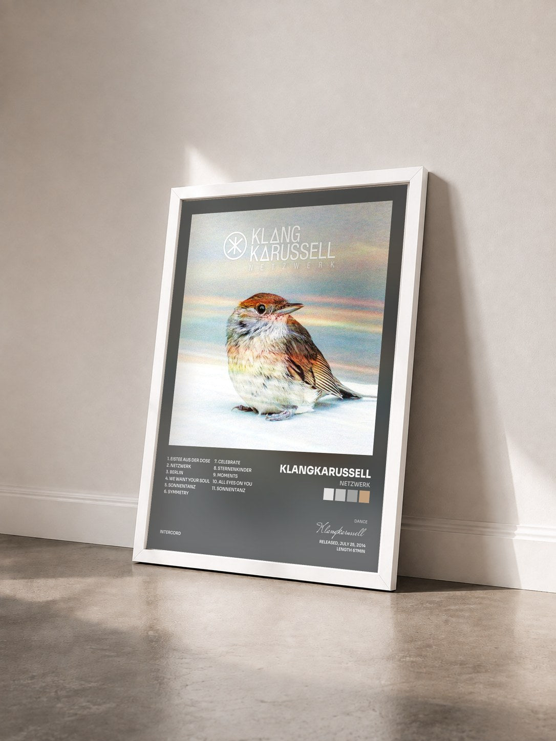 #blanc Tableau de l'album Netzwerk de Klangkarussell vu de trois quarts, cadre blanc