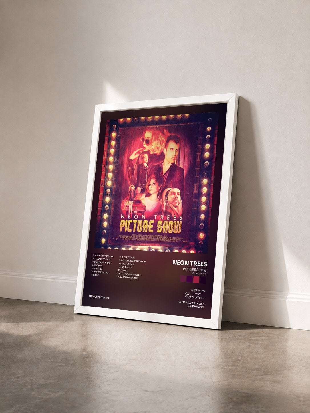 #blanc Tableau de l'album Picture Show (Deluxe Edition) de Neon Trees vu de trois quarts, cadre blanc