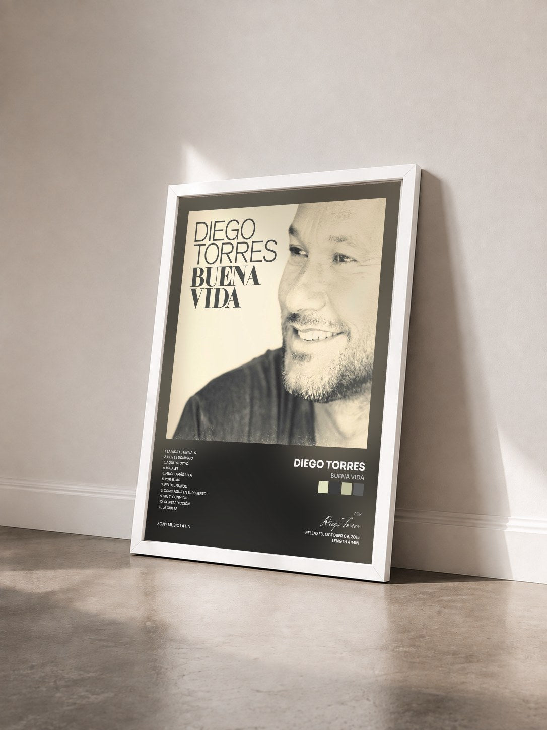 #blanc Tableau de l'album Buena Vida de Diego Torres vu de trois quarts, cadre blanc
