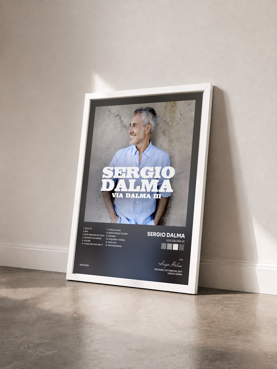 #blanc Tableau de l'album Via Dalma III de Sergio Dalma vu de trois quarts, cadre blanc