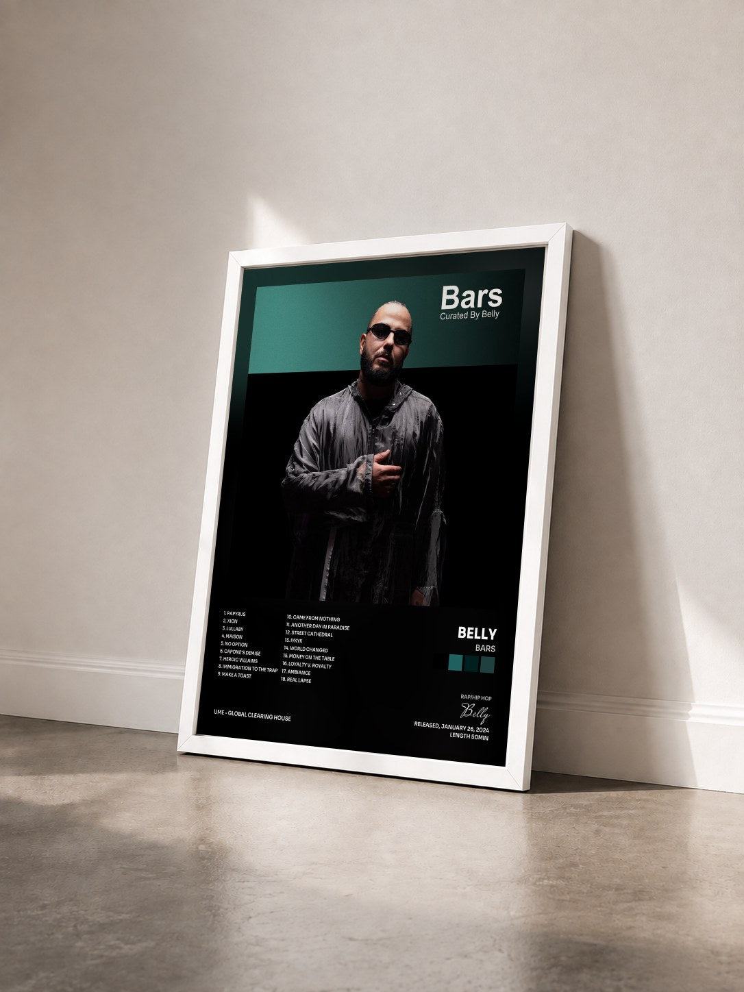 #blanc Tableau de l'album Bars de Belly vu de trois quarts, cadre blanc