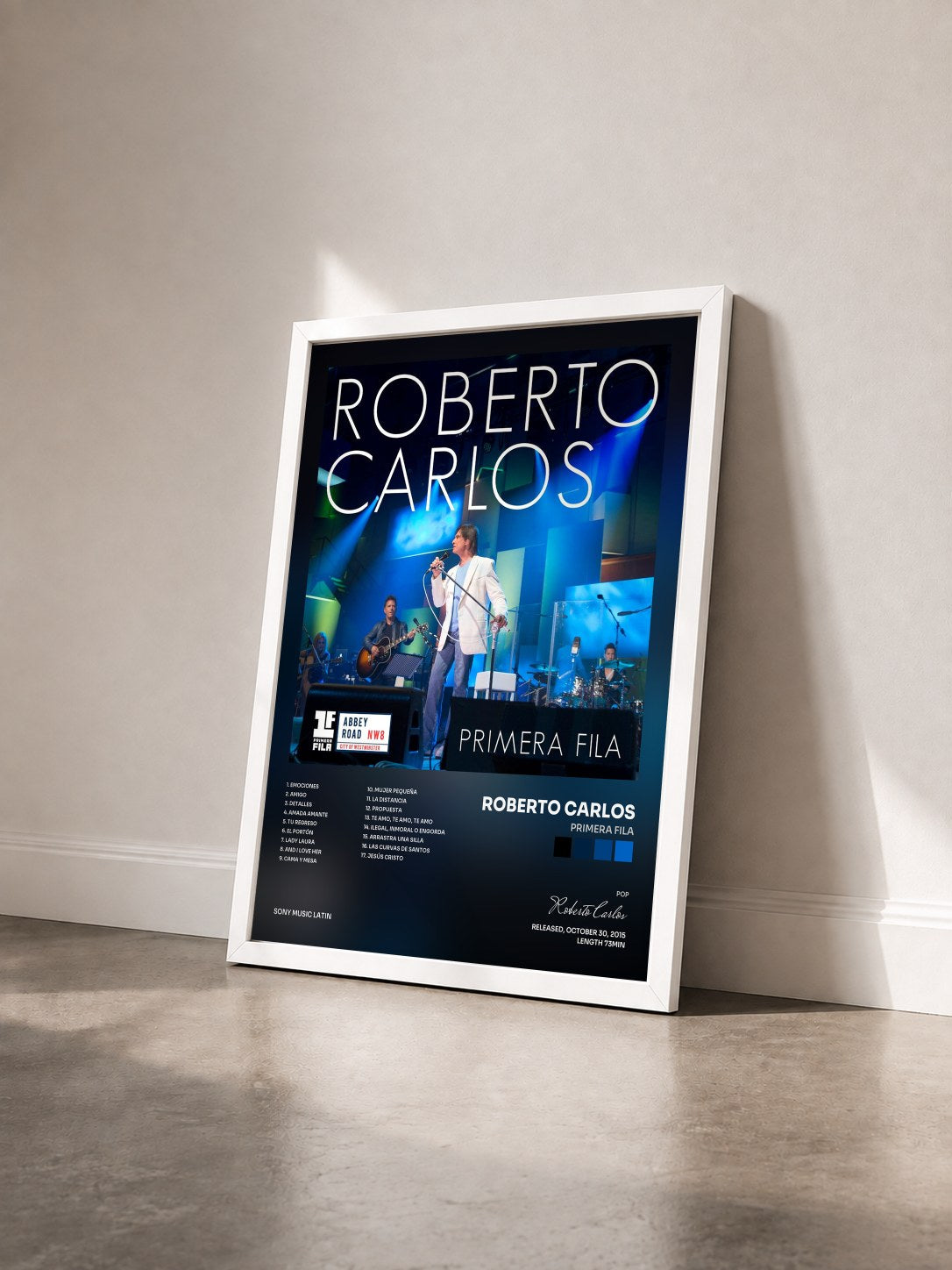 #blanc Tableau de l'album Primera Fila de Roberto Carlos vu de trois quarts, cadre blanc