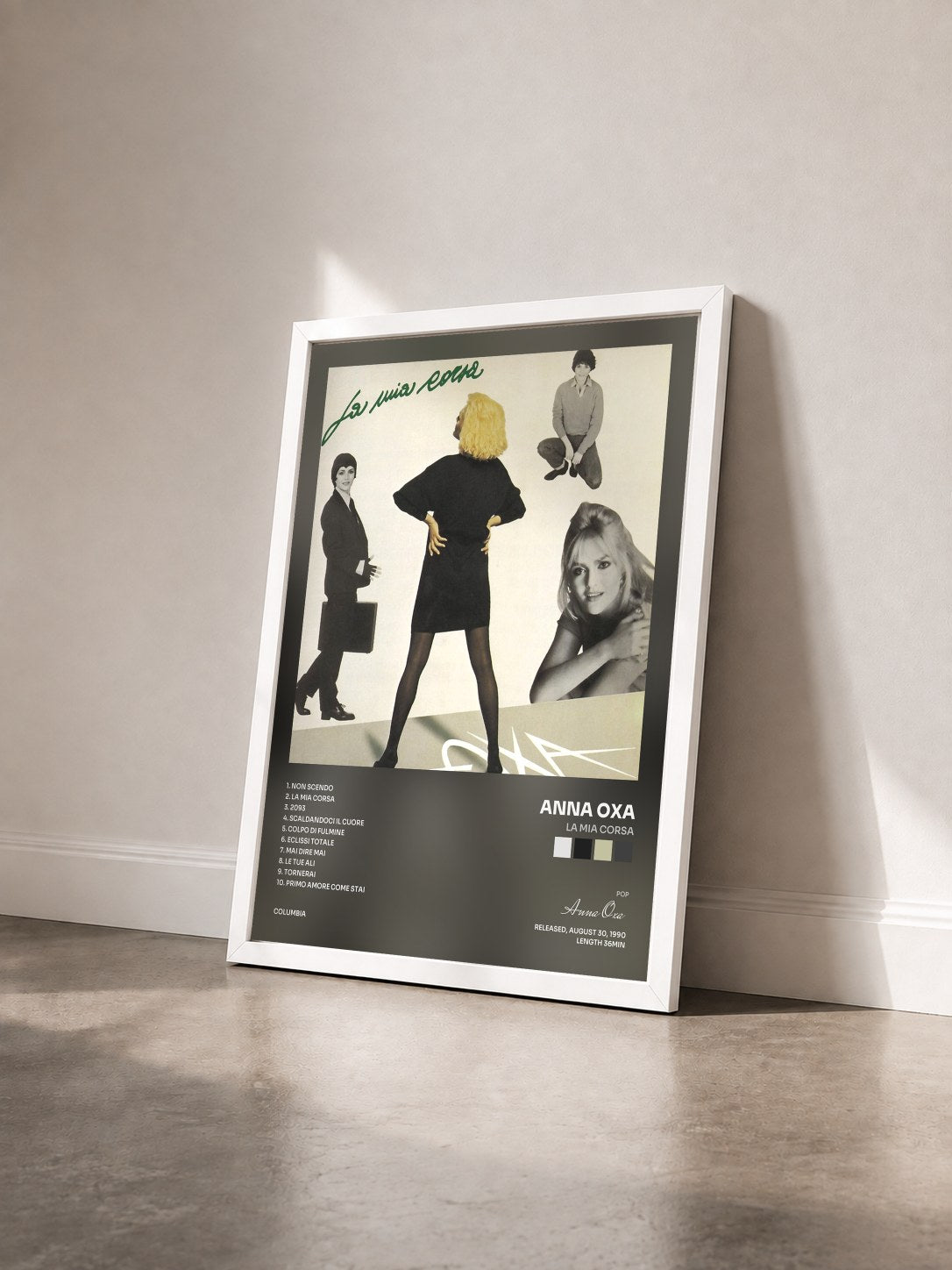 #blanc Tableau de l'album La Mia Corsa de Anna Oxa vu de trois quarts, cadre blanc