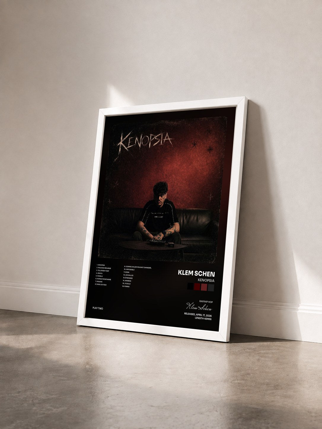 #blanc Tableau de l'album KENOPSIA de Klem Schen vu de trois quarts, cadre blanc