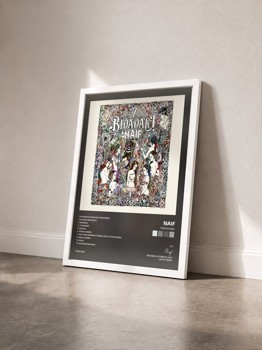 #blanc Tableau de l'album 7 Bidadari de Naif vu de trois quarts, cadre blanc