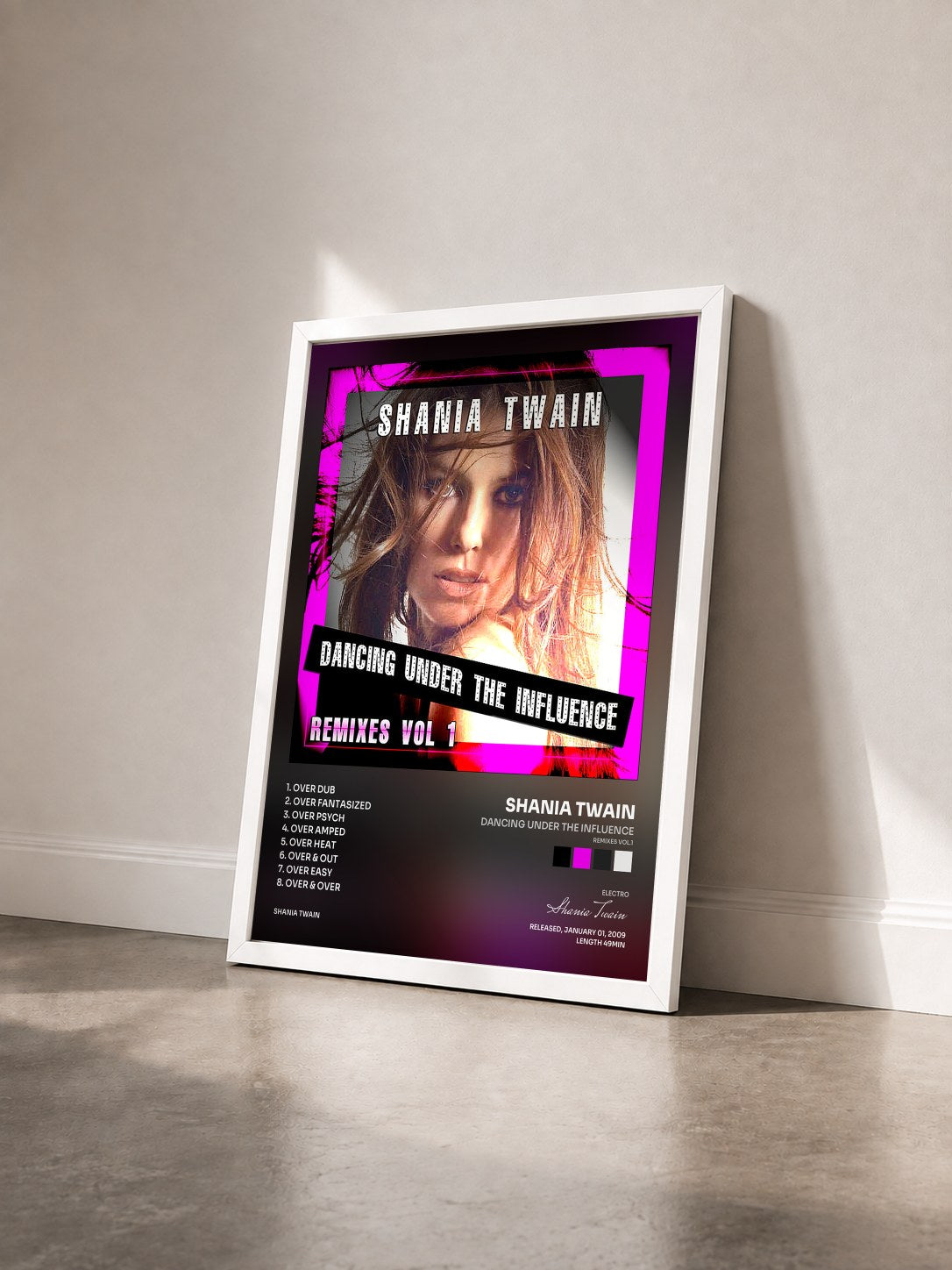 #blanc Tableau de l'album Dancing Under the Influence (Remixes Vol.1) de Shania Twain vu de trois quarts, cadre blanc