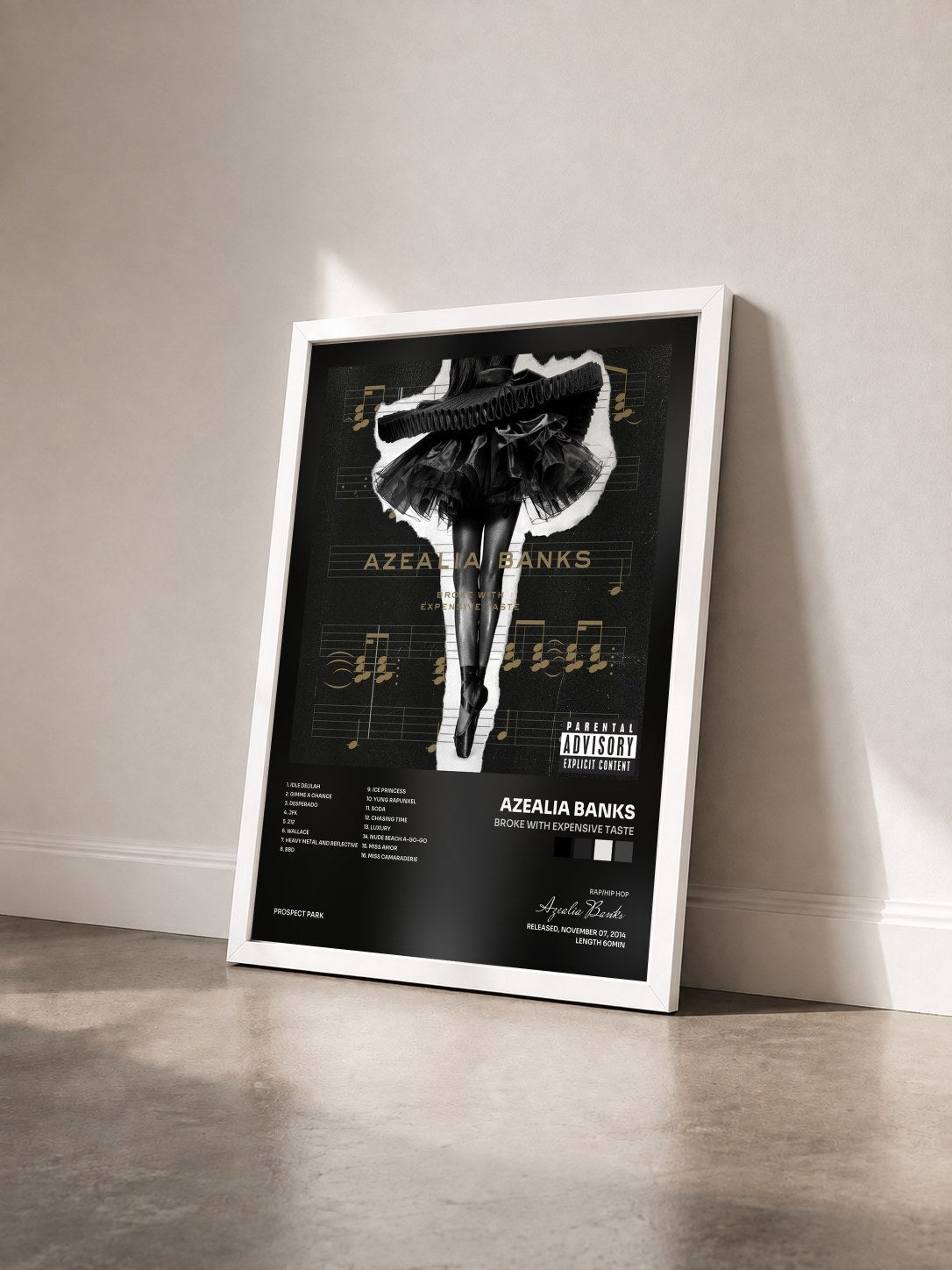 #blanc Tableau de l'album Broke with Expensive Taste de Azealia Banks vu de trois quarts, cadre blanc