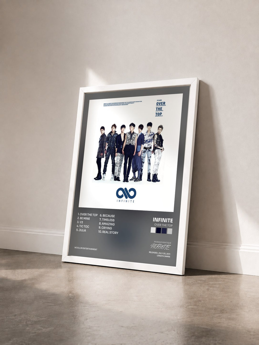 #blanc Tableau de l'album Over The TOP de INFINITE vu de trois quarts, cadre blanc