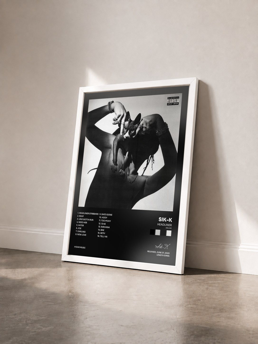 #blanc Tableau de l'album HEADLINER (Deluxe) de Sik-K vu de trois quarts, cadre blanc