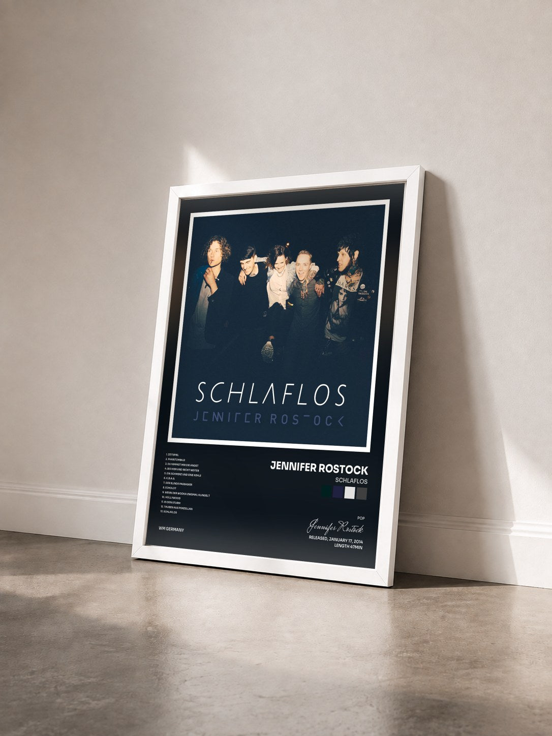 #blanc Tableau de l'album Schlaflos de Jennifer Rostock vu de trois quarts, cadre blanc
