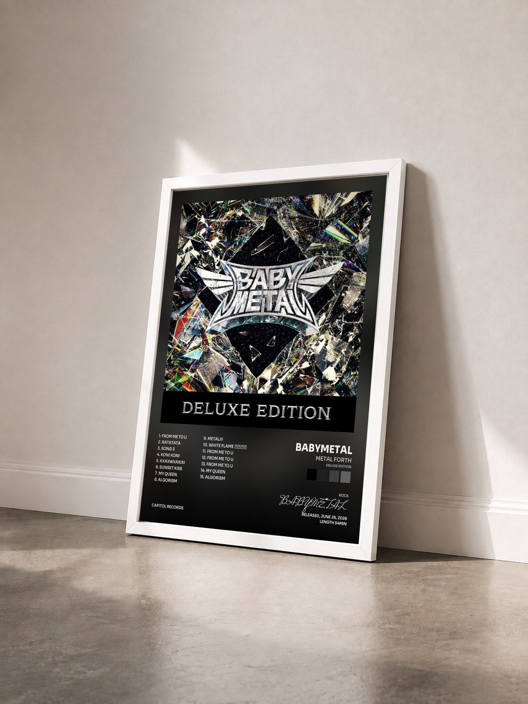 #blanc Tableau de l'album METAL FORTH (Deluxe Edition) de BABYMETAL vu de trois quarts, cadre blanc