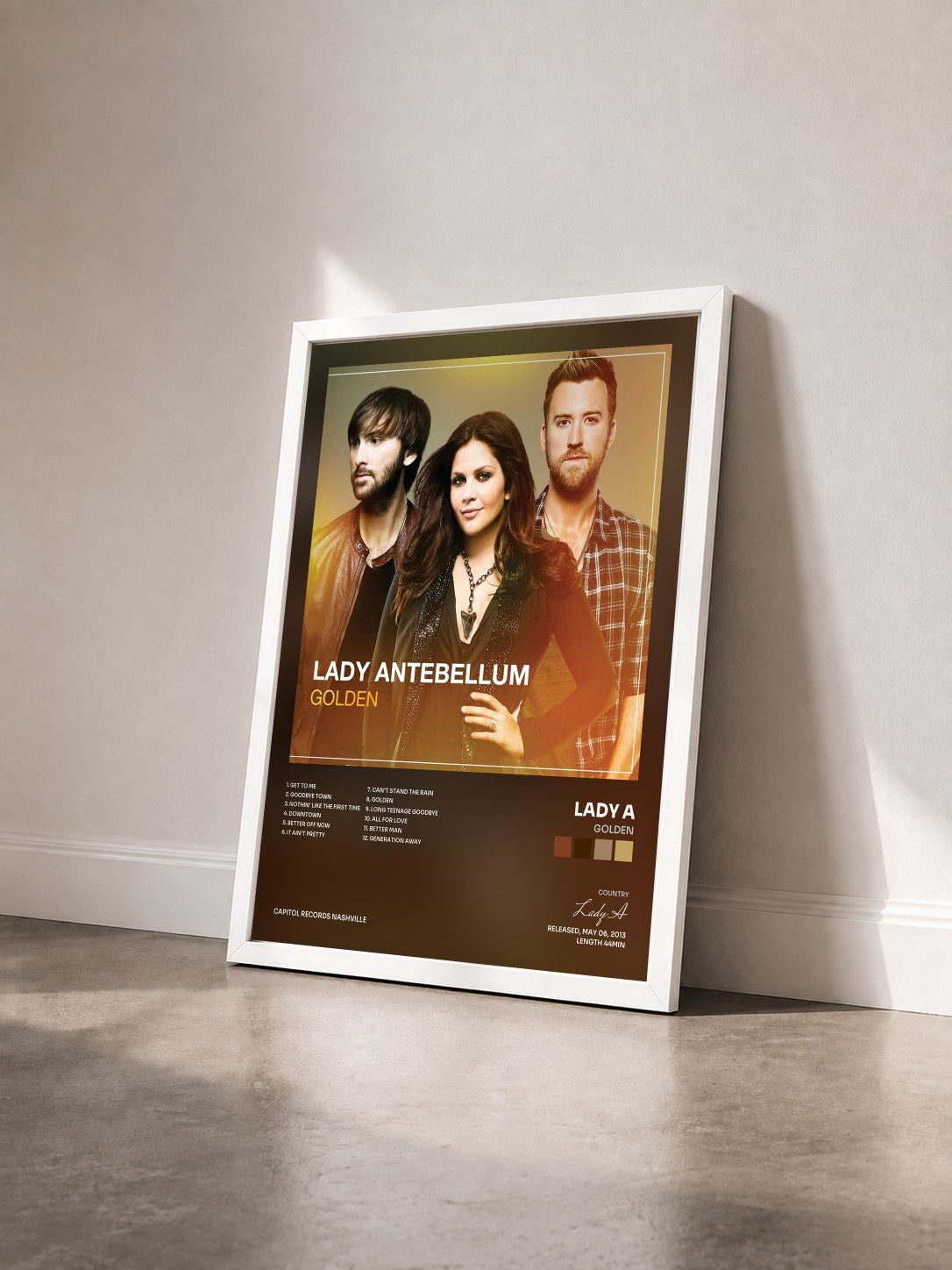 #blanc Tableau de l'album Golden de Lady A vu de trois quarts, cadre blanc