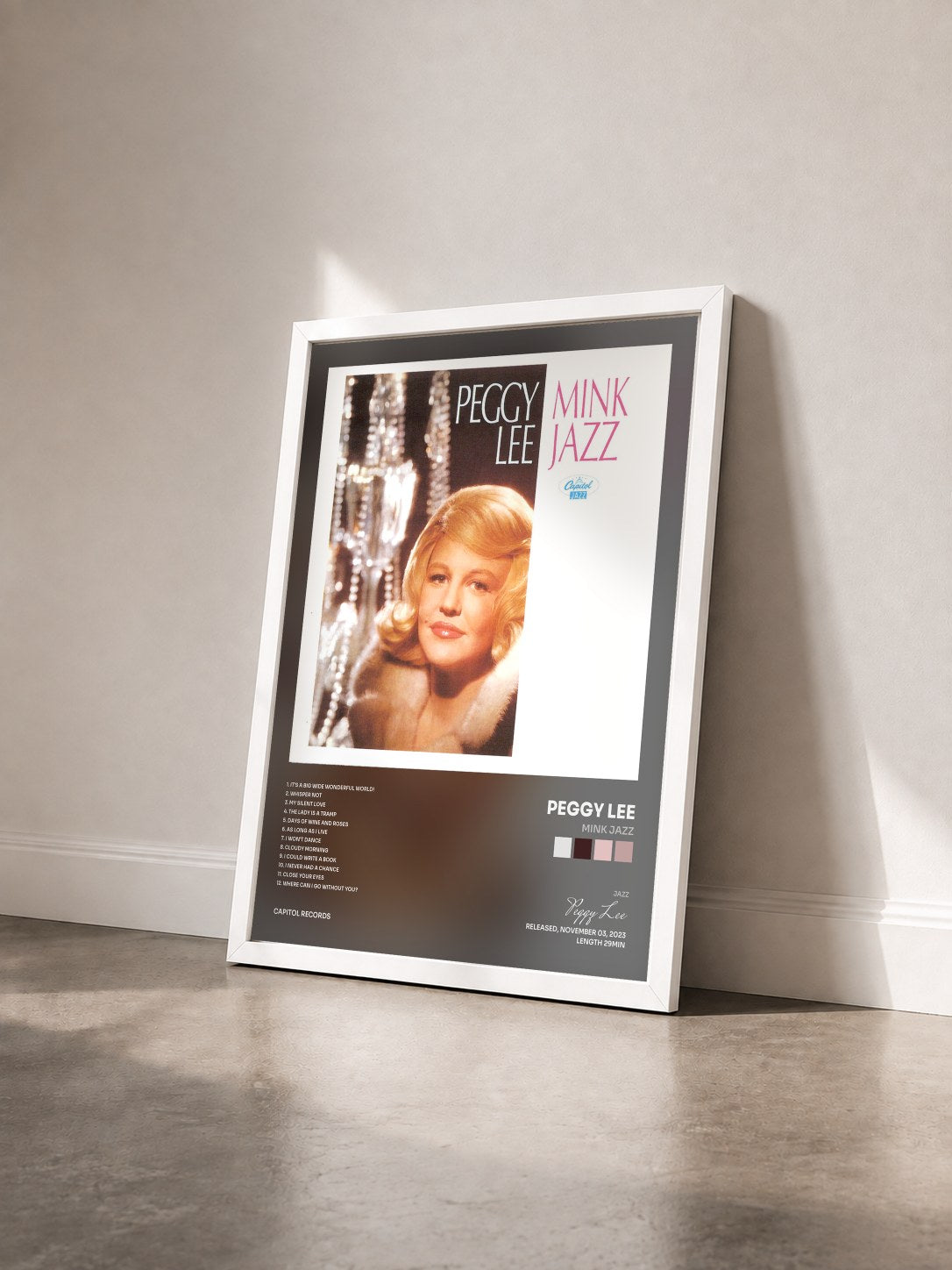 #blanc Tableau de l'album Mink Jazz de Peggy Lee vu de trois quarts, cadre blanc