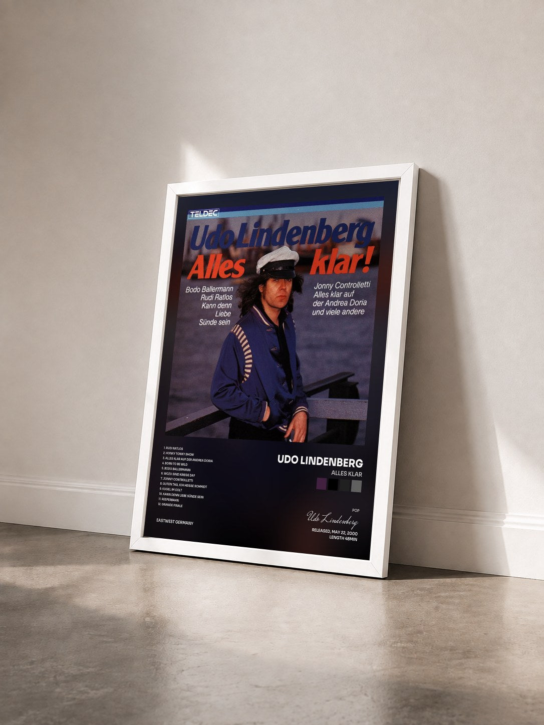 #blanc Tableau de l'album Alles Klar de Udo Lindenberg vu de trois quarts, cadre blanc