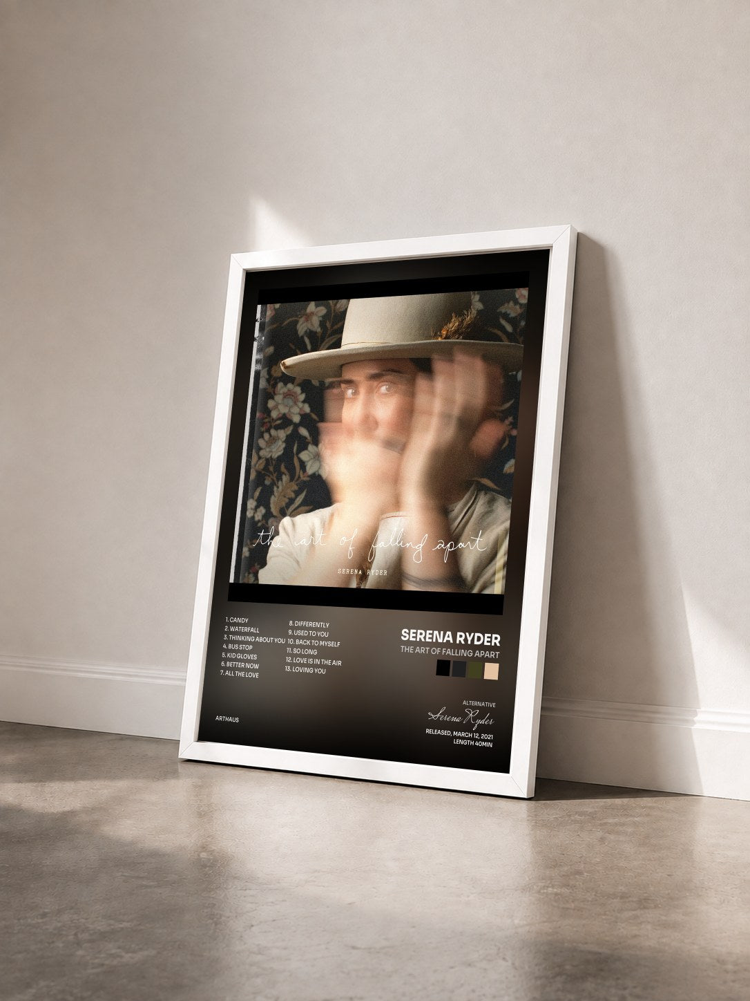 #blanc Tableau de l'album The Art of Falling Apart de Serena Ryder vu de trois quarts, cadre blanc
